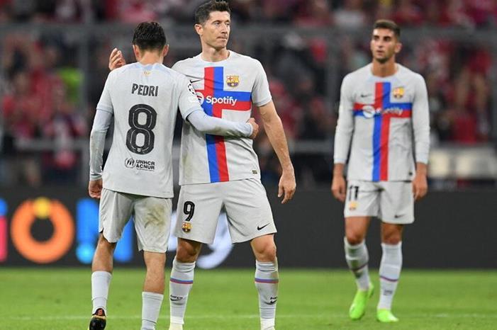 تسريب صورة قميص برشلونة الأساس للموسم المقبل  (شاهد) Barcelona-3