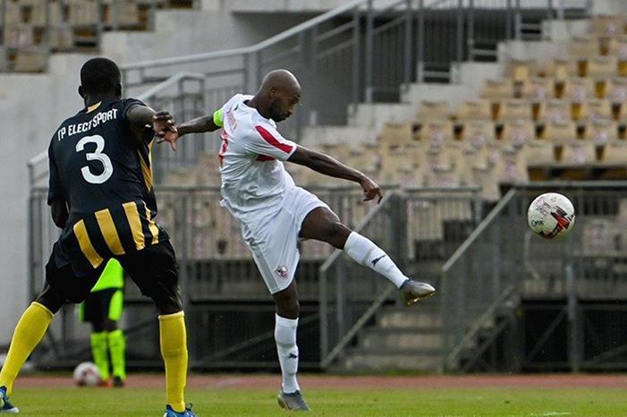 الزمالك يفتتح مشواره الأفريقي بإسقاط إيليكت التشادي zamalek-1 (1)