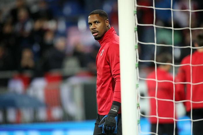 ميلان يدرس استبعاد ماينان من دوري الأبطال GettyImages-1386525320_0