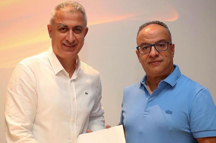 الرجاء المغربي يتعاقد مع المدرب منذر الكبير رسمياً monzr
