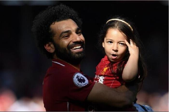 رسالة رابطة الدوري الإنجليزي إلى "مكة" ابنة محمد صلاح (فيديو) 633142e34236044a1d139867