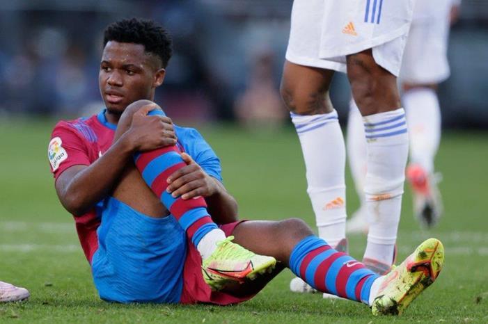 برشلونة يخشى إصابة فاتي FCsJERuWUAY2rmY