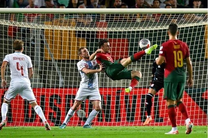 فوز تاريخي.. البرتغال تزلزل الملعب تحت أقدام لاعبي لوكسمبورغ 64ff82524c59b720300325a7