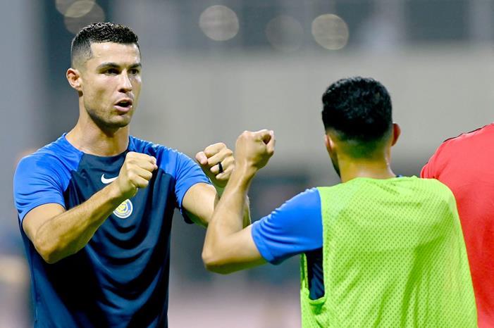 موقف رونالدو من المشاركة في كلاسيكو النصر والأهلي 249765