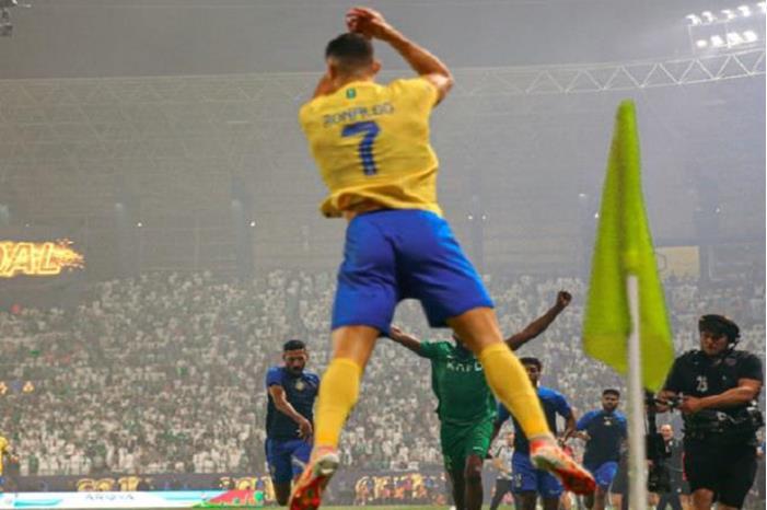 في مباراة مثيرة وغزيرة بالأهداف.. النصر يحقق فوزا ملحميا على الأهلي 650df952423604690d59bc4a