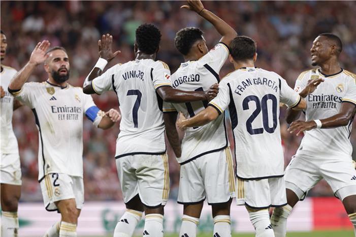 مواجهات نارية .. مواعيد مباريات اليوم الأربعاء والقنوات الناقلة epa_soccer_2023-08_2023-08-12_2023-08-12-10797810_epa