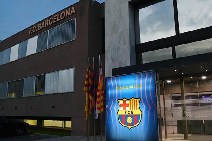 اتهام رسمي من القضاء الإسباني لبرشلونة.. والشرطة تفتش مقر الاتحاد الإسباني 651549fd4236042b57621160