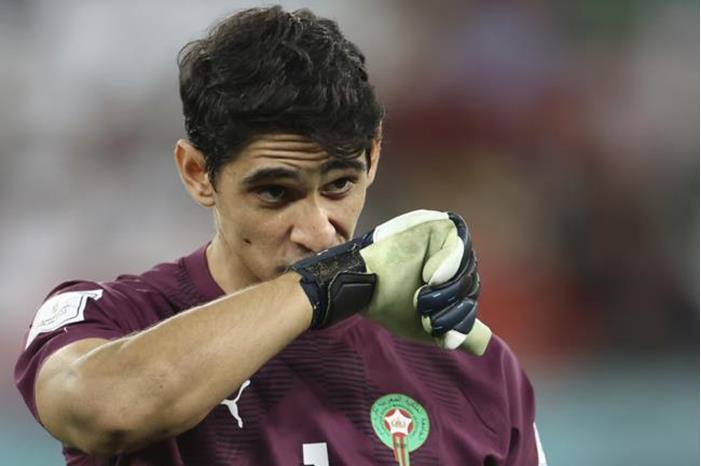 ياسين بونو يكشف سبب انهيار صفقة انتقاله لريال مدريد 64f839dd42360425bf6a538f