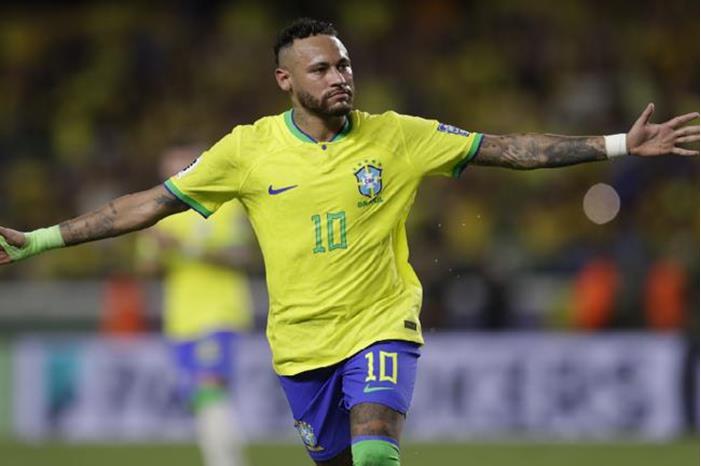 نيمار يحطم الرقم القياسي للأسطورة بيليه مع البرازيل 64fc2b344236045382426c21