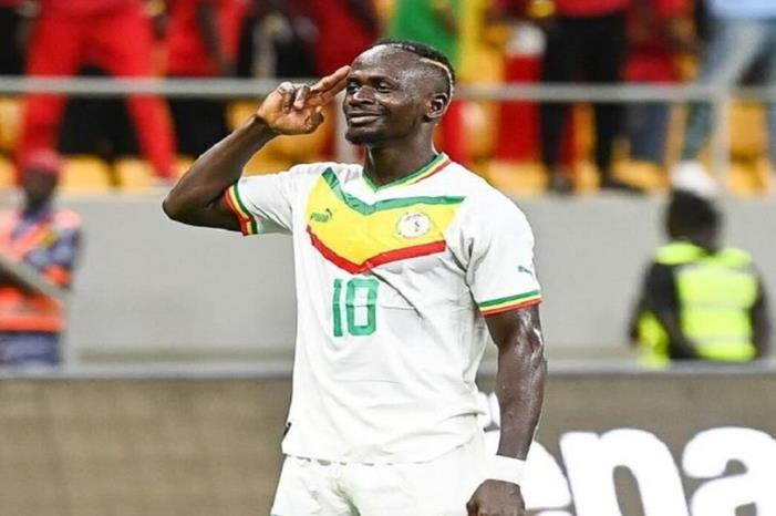 تصفيات أمم إفريقيا..  واقعة غريبة  بين حكم مصري وساديو ماني خلال المباراة 66e03e96423604199f252910