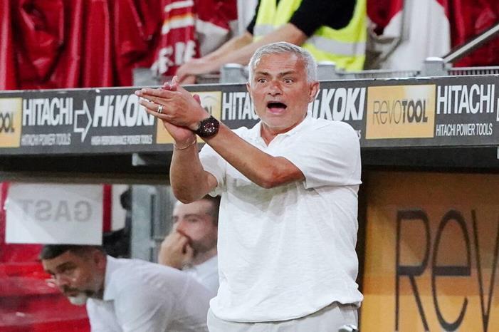 "هذه قلة احترام".. مورينيو يدافع عن نفسه بعد الاتهامات 66f51cc9423604540542f548