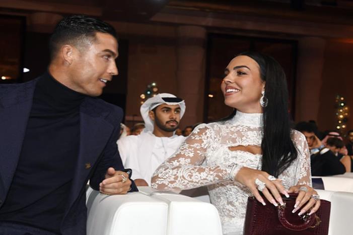 عاجل : جورجينا تعلق على وصول رونالدو إلى 900 هدف في مسيرته 66db507d4c59b76a8b00e0bc