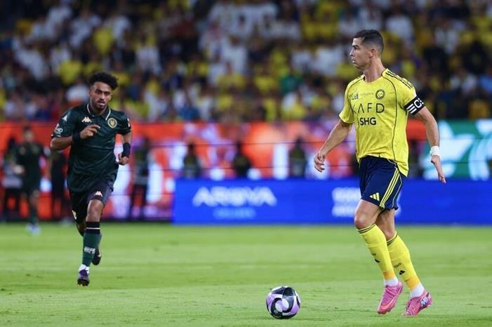 شاهد.. حارس مرمى النصر يتصدى ببراعة لركلة جزاء بعد حديث مع رونالدو 68c7227b4236047efa74de35