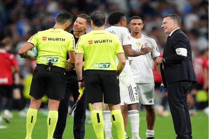 ألونسو سعيد بفترة التوقف الدولي في ريال مدريد Screenshot 2025-09-03 112249