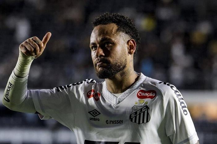 شاهد.. نيمار يستعرض مهاراته في "بادل" 68bf09b84c59b7366e7a56ec