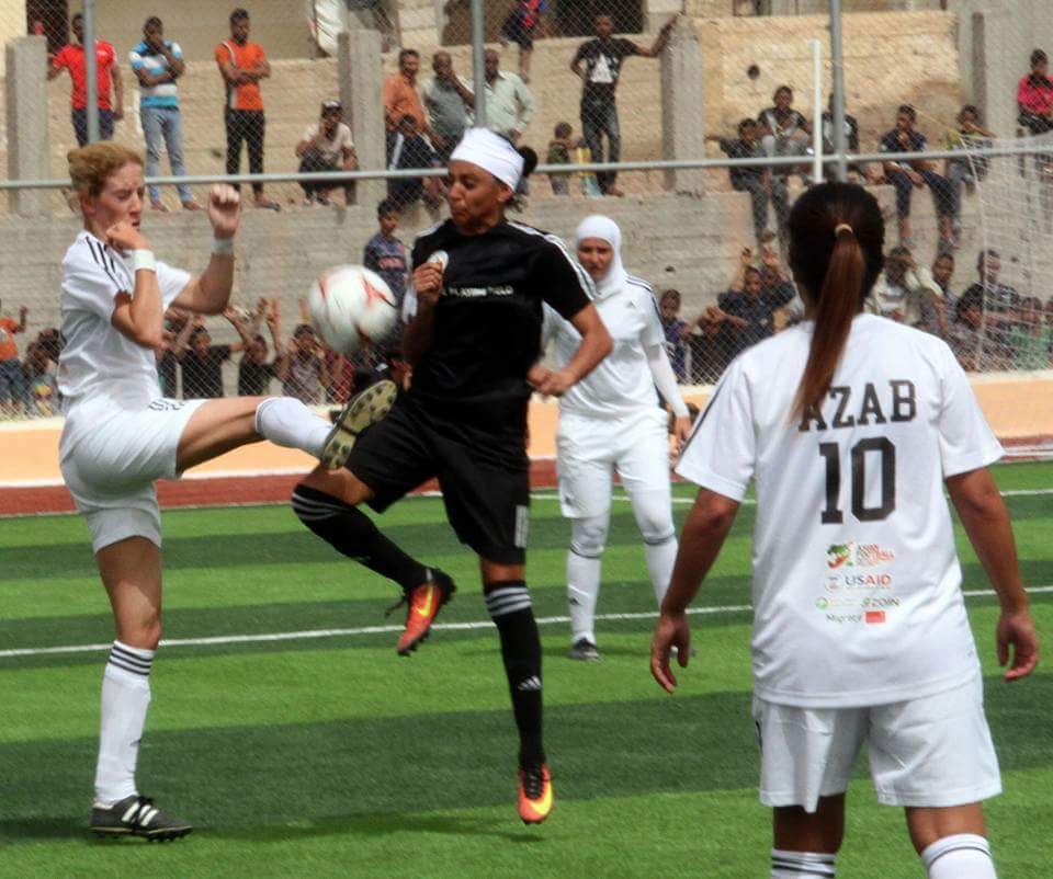 بالصور .. الأمير علي يرعى مباراة تاريخية في "البحر الميت"