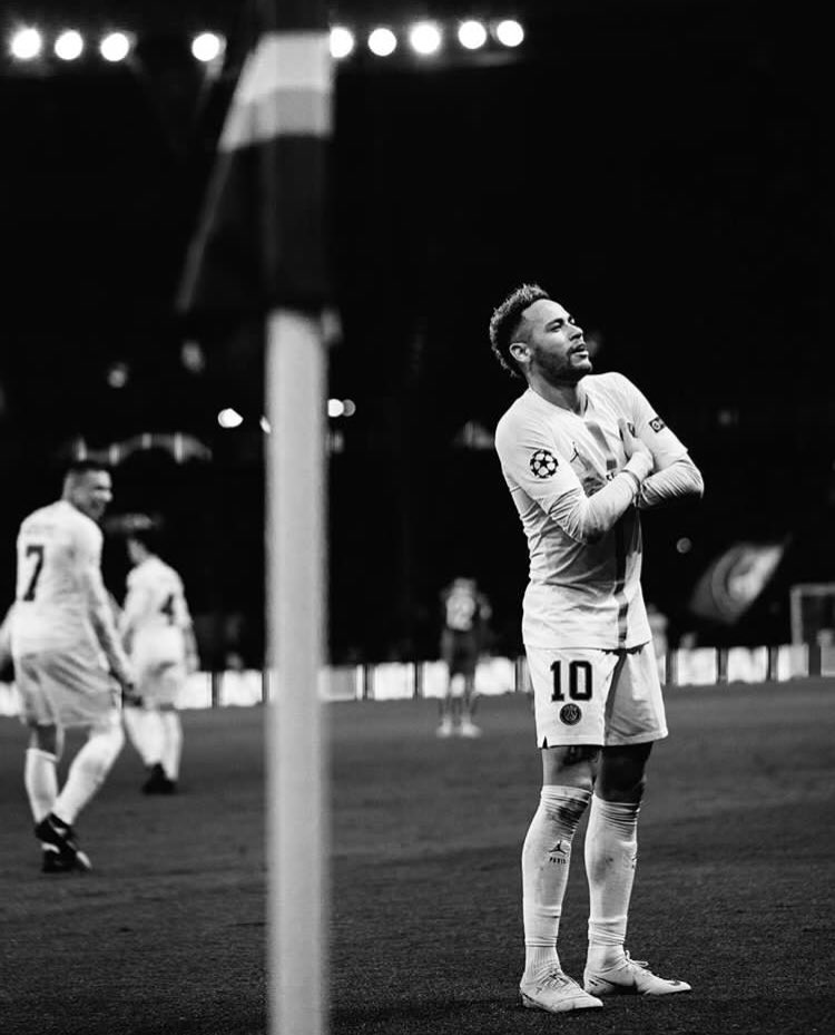 سبب غريب لغياب نيمار عن حفل الكرة الذهبية فيديو و صور ملاعب