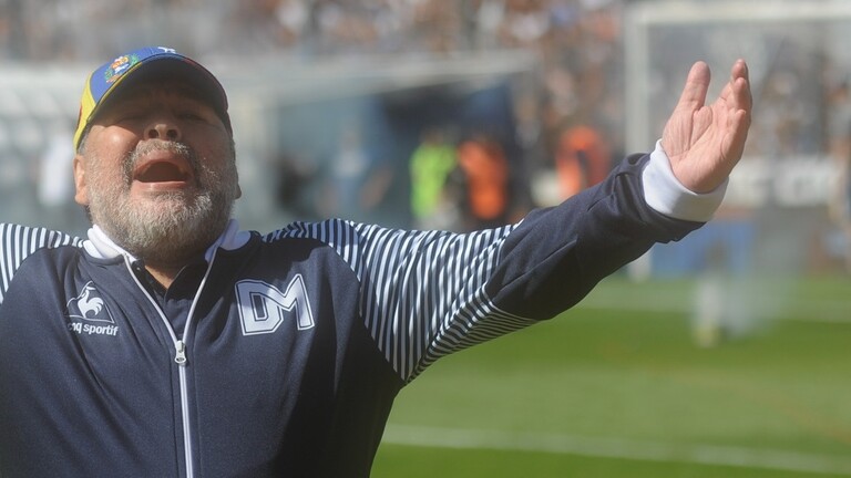 شاهد.. عرش مارادونا معروض للبيع