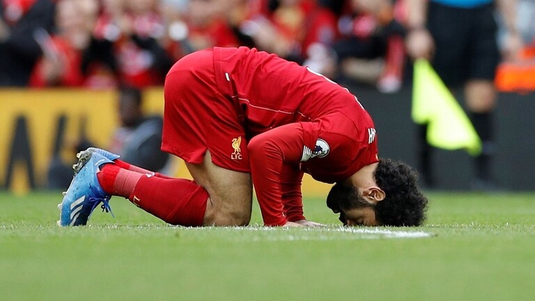 صلاح يضرب عصفورين بحجر