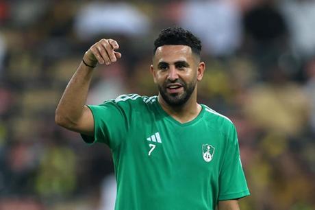 رياض محرز يوجه رسالة نارية للهلال - ملاعب 