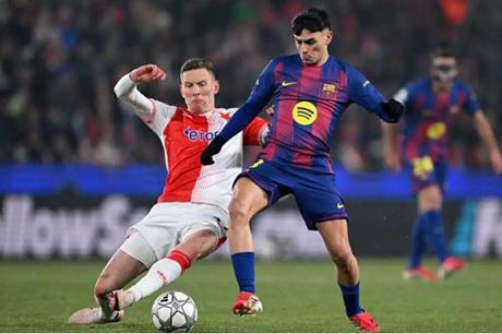 كم مباراة سيغيب عنها بيدري مع برشلونة؟ - ملاعب 