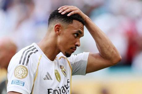 مانشستر سيتي جاهز لخطف أرنولد من البيرنابيو - ملاعب 