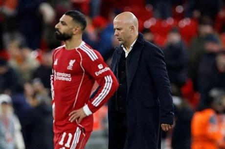 عاجل جماهير ليفربول تساند محمد صلاح وتطالب بطرد سلوت - ملاعب 