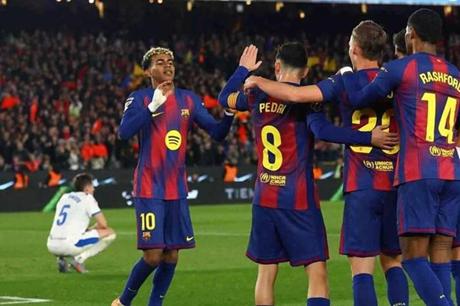 لاعبو برشلونة يتلقون هدايا خرافية قبل مواجهة أوساسونا - ملاعب 