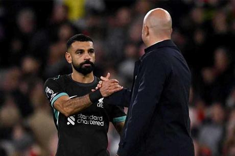 سلوت يمنح محمد صلاح الفرصة الأخيرة - ملاعب 