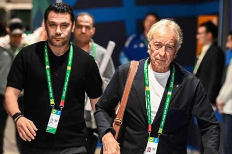 لاعبو منتخب مصر ينقلبون على حلمي طولان - ملاعب 