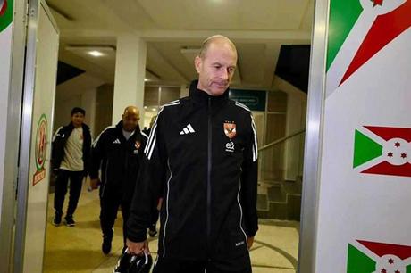 توروب يقرر الاستغناء عن 4 لاعبين في الأهلي المصري - ملاعب 