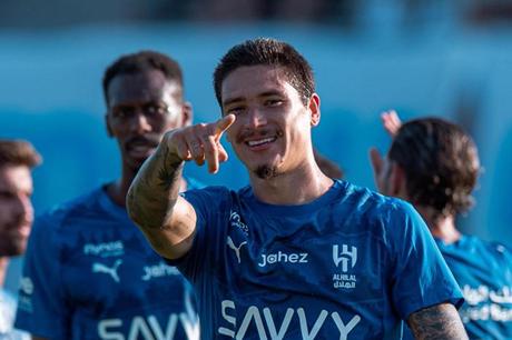 الهلال يُسقط نونيز من القائمة المحلية ويسجل ليوناردو - ملاعب 