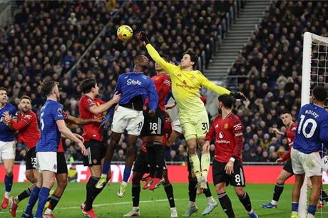 مان يونايتد يقهر إيفرتون ويقتحم المربع الذهبي للبريميرليج - ملاعب 