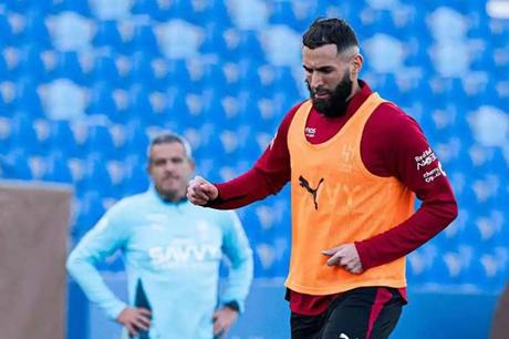 بنزيما يظهر في تدريبات الهلال - ملاعب 