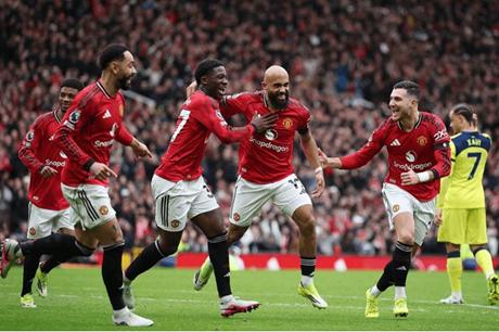 مان يونايتد يعمق جراح توتنهام بثنائية في الدوري الإنجليزي - ملاعب 