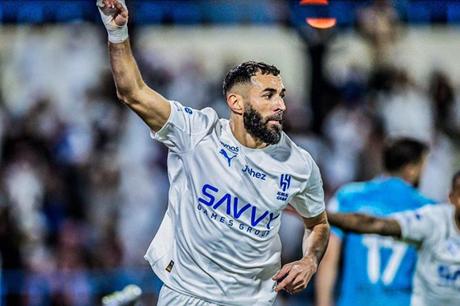 اللوائح تحرم الهلال من بنزيما امام شباب الاهلي آسيوياً - ملاعب 