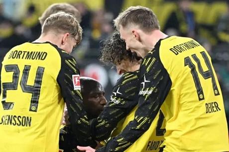 دورتموند يفوز على فولفسبرغ بالدوري الألماني - ملاعب 