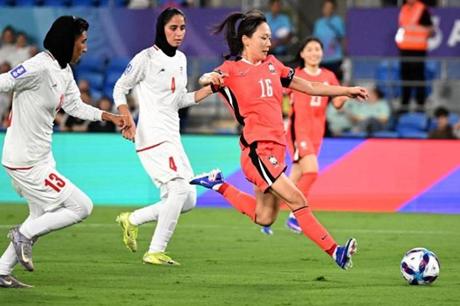 كوريا الجنوبية تفوز على إيران بكأس آسيا للسيدات - ملاعب 