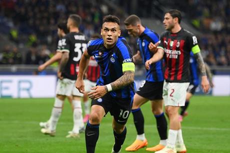 ديربي ميلانو قد يحدد مصير سباق لقب الدوري الإيطالي - ملاعب 