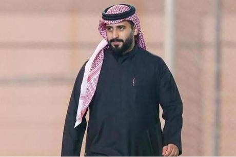 إيقاف رئيس ضمك لإساءته لحكم مباراة الأهلي - ملاعب 