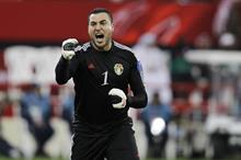 2011-01-13T120000Z_646320571_LR2E71D13XA1F_RTRMADP_3_SOCCER-ASIAN