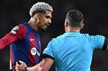 Ronald_Araujo_Barcelona_2023-24_(4)