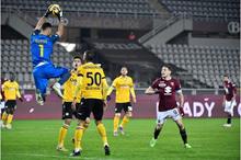 EpEJ1icVEAE9LLl-1600x1066