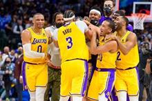 4074153-2021-12-16T033553Z_1433447275_MT1USATODAY17365322_RTRMADP_3_NBA-LOS-ANGELES-LAKERS-AT-DALLAS-MAVERICKS
