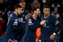 PSG_celebrate_Messi_goal_vs_Club_Brugge_2021-22