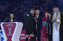 6945d6824c59b72a4c34a6e0