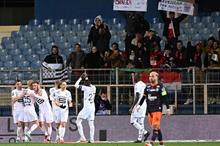 4169007-323Y4XY-highres