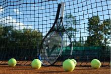 تنس-أرضي-كرة-مضرب-شاترستوك-730x438