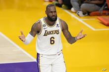 Nuggets_Lakers_Basketball_16998