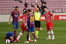 774210-بطاقة-صفراء-للاعب-غرناطة